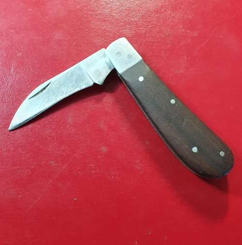 ANTIQUE WOOD HANDLE FOLDING KNIFE. 14CM LONG