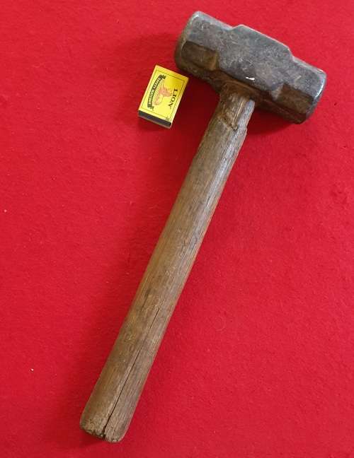 HUGE 10 PONDS ANTIQUE STEEL FORGING  HAMMER. ORIGINAL HANDLE!