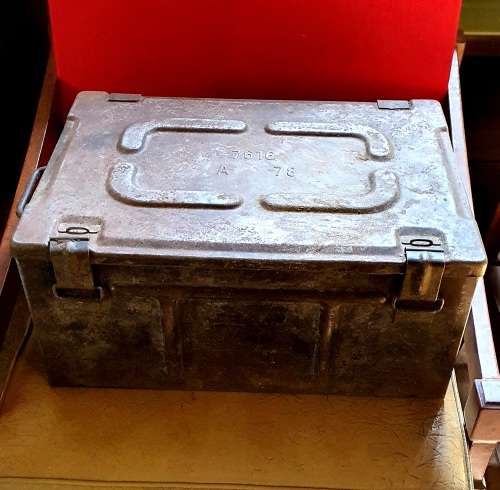 ANGOLA BUSH WAR. BREN MACHINE GUN AMMO STEEL BOX. 1978. GOOD CONDITION.