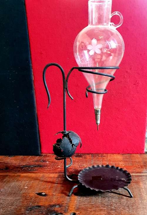 ANTIQUE CRYSTAL WINE DECANTER ON STAND. 50CM HIGH