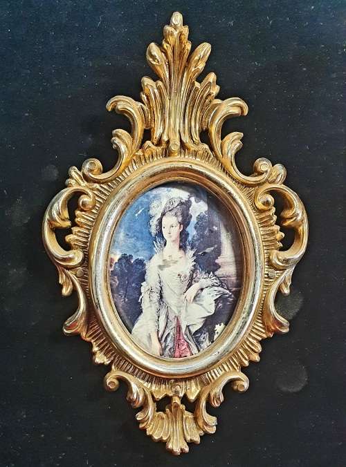 ANTIQUE BAKELITE FRAME WITH CURVED GLASS VICTORIAN PICTURE 18CM LONG ( B ) ITALY