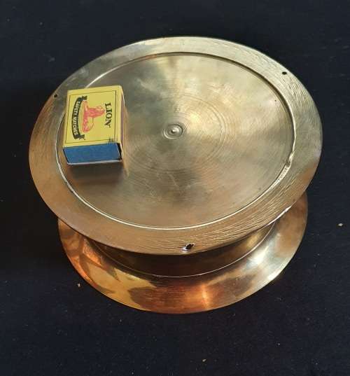 VINTAGE SHIPS CLOCK SOLID BRASS WITH THICK BEVELED GLASS. 2.8 KG.QUARTZ .SEA HOUSE.