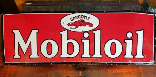 1930s GARGOYLE MOBILOIL ENAMEL SIGN BOARD.1.40 M X 0.46 M. EXCEPTIONAL CONDITION !!