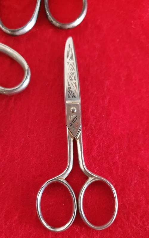 14 X ANTIQUE TO VINTAGE SCISSORS COLLECTION.
