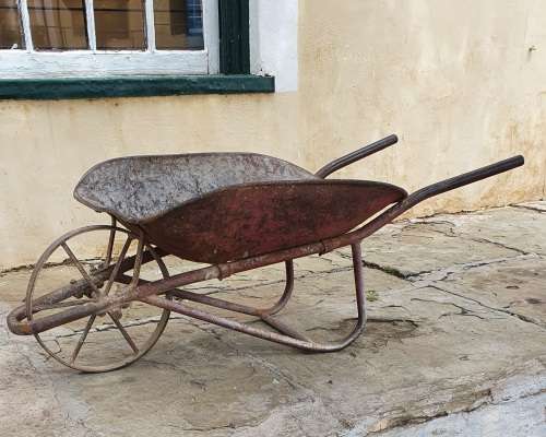 HUGE ANTIQUE  1920s WHEELBARROW ALL ORIGINAL. STUNNING SCARCE FIND !! SEE POSTAGE IN DESCRIPTION !!