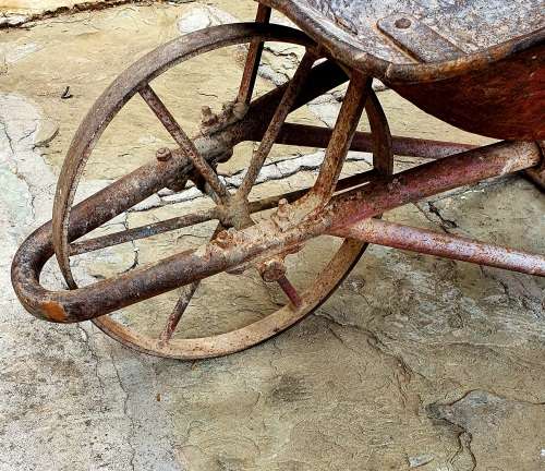 HUGE ANTIQUE  1920s WHEELBARROW ALL ORIGINAL. STUNNING SCARCE FIND !! SEE POSTAGE IN DESCRIPTION !!