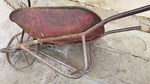 HUGE ANTIQUE  1920s WHEELBARROW ALL ORIGINAL. STUNNING SCARCE FIND !! SEE POSTAGE IN DESCRIPTION !!