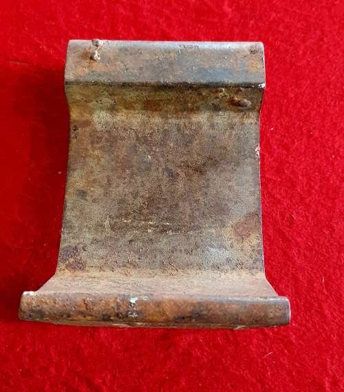 ANTIQUE TRAIN RAIL USED AS ANVIL . 18CM HIGH X 15CM WIDE ( FOOT) 8CM (RAIL)   X 12CM WIDE.