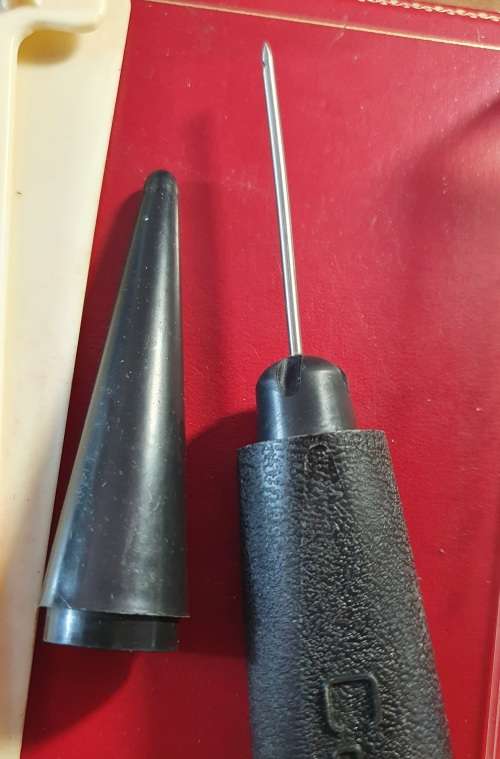 VINTAGE CORKETTE AIR PRESSURE WINE CORK REMOVER . STILL IN ORIGINAL BOX !!