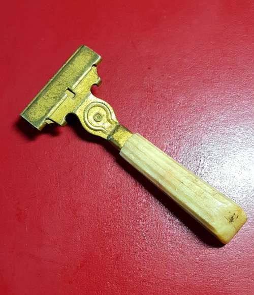 ANTIQUE EVERSHARP SCHICK CANADA RAZOR