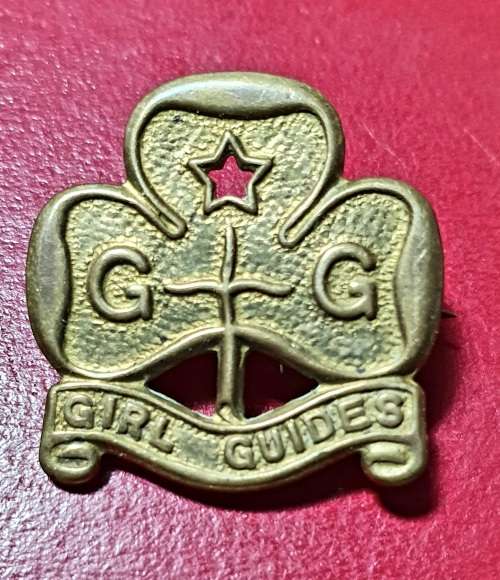 WW11 ERA GIRL GUIDES BADGE