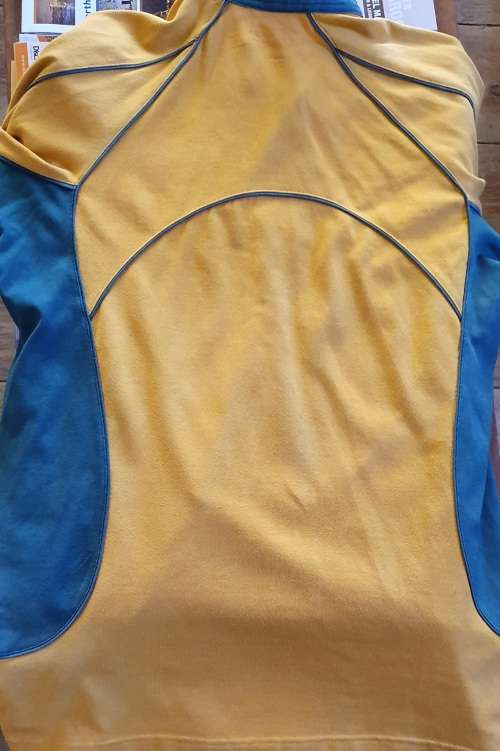AUTHENTIC WALLABIES TEAM REPLICA JERSEY. SIGNED BY JONAH LOMU. XL. 2000