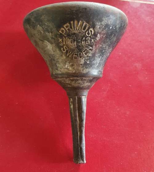 ANTIQUE PRIMUS STEEL FUNNEL NO 1648   H12.5cm  DIAM 8 cm  SWEDEN