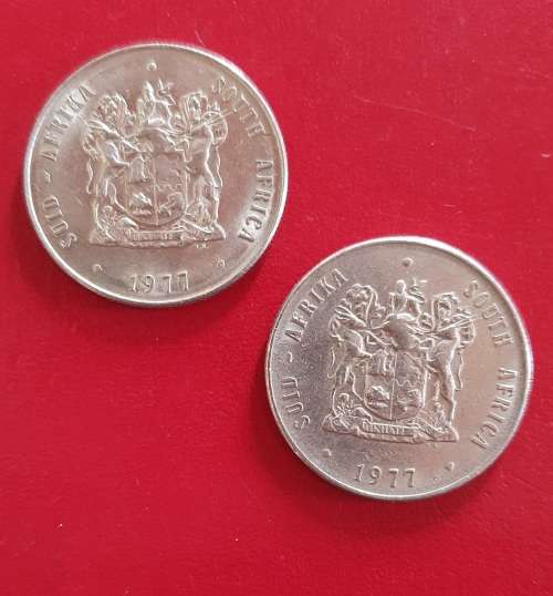 2 X 1977 ONE RAND COINS. AU.