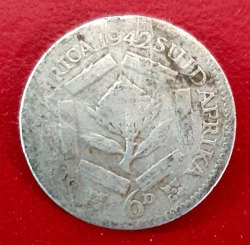 1942  SILVER 6D SOUTH AFRICA. Silver (.800) Weigh 2.83 g.