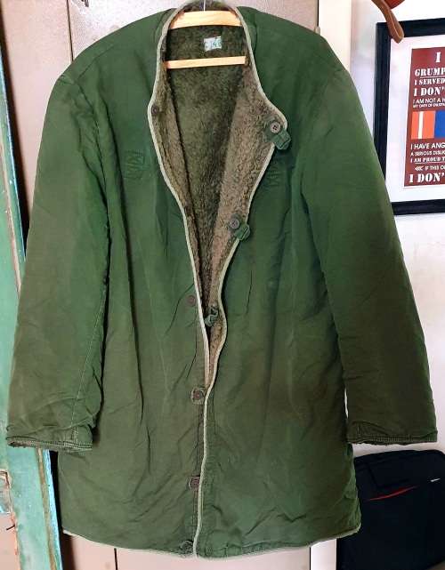 SWEDISH WINTER ARMY JACKET C148 . OLIVE GREEN. GENUINE WOOL INNER. XL - L