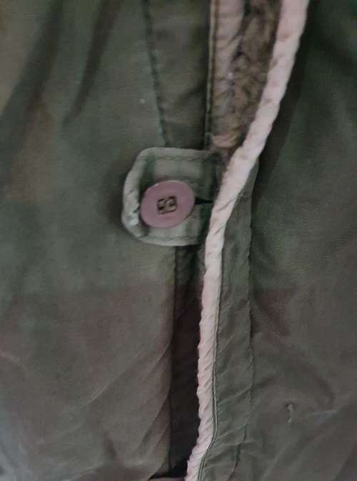SWEDISH WINTER ARMY JACKET C148 . OLIVE GREEN. GENUINE WOOL INNER. XL - L