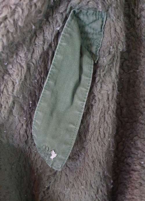 SWEDISH WINTER ARMY JACKET C148 . OLIVE GREEN. GENUINE WOOL INNER. XL - L