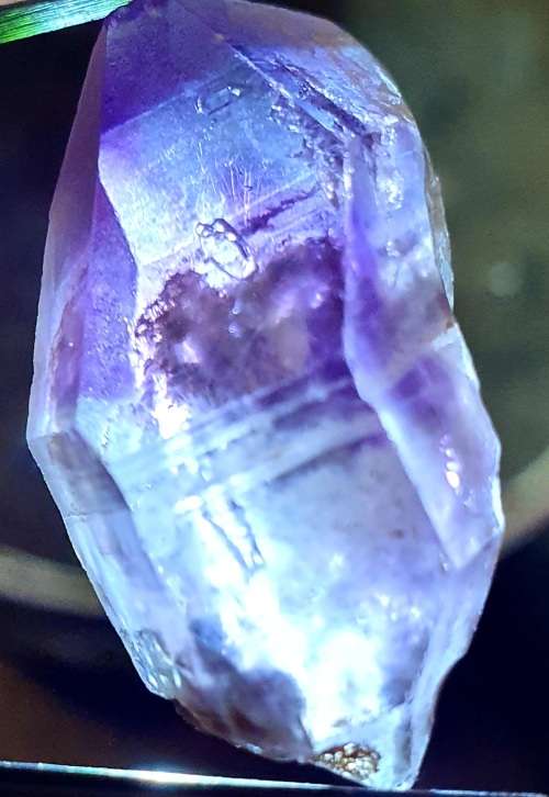 AMETHYST  RAW CRYSTAL. 7.4 GRAMS.  30 MM LONG X  48 MM CIRC.