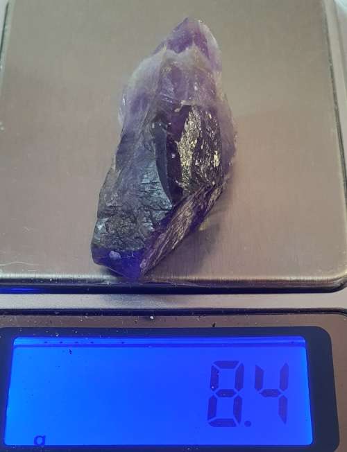 AMETHYST  RAW CRYSTAL. 8.4 GRAMS.  30 MM LONG X  55 MM CIRC.