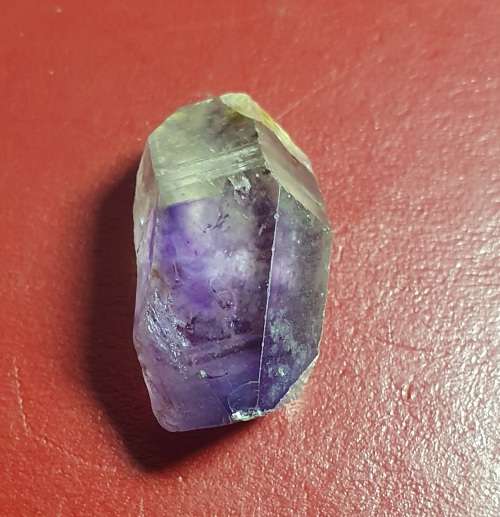 AMETHYST  RAW CRYSTAL. 7.4 GRAMS.  30 MM LONG X  48 MM CIRC.