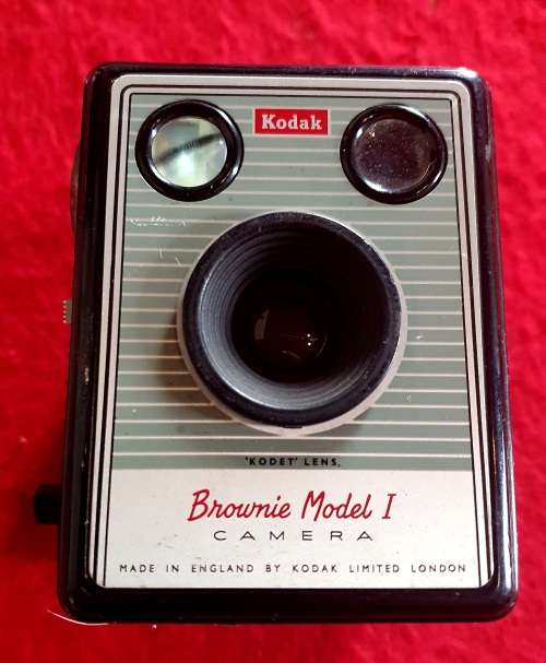 ANTIQUE KODAK BROWNIE MODEL 1 CAMERA