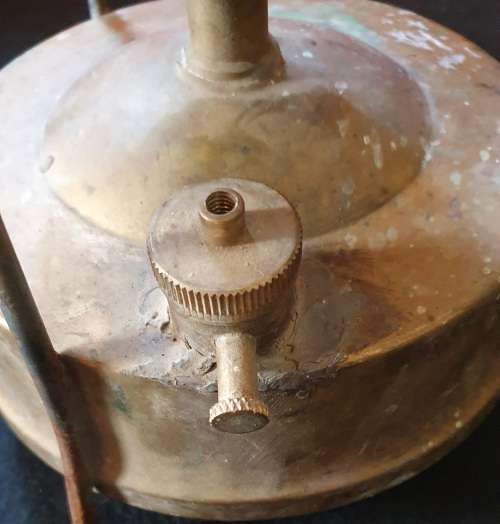 ANTIQUE BRASS PRIMUS STOVE.