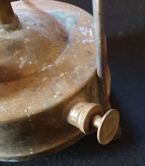 ANTIQUE BRASS PRIMUS STOVE.