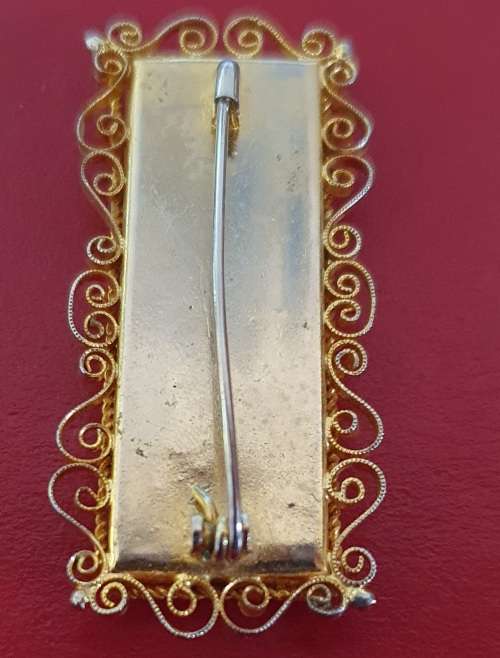VINTAGE MOSAIK BROOCH WITH FINE DETAIL !