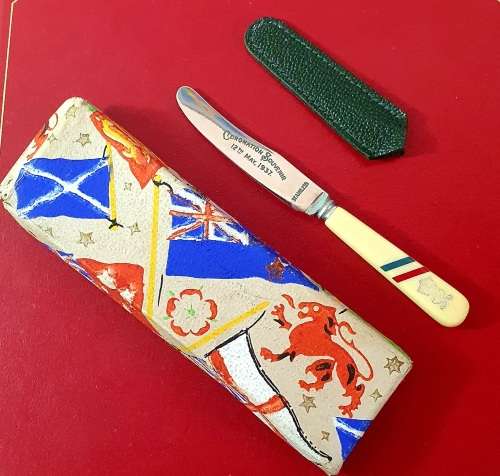 1937 CORONATION KING GEORGE V1 SOUVENIR BUTTER KNIFE. EXCEPTIONAL !! IN BOX AND SLEAVE!!