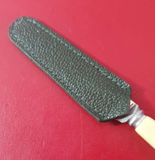 1937 CORONATION KING GEORGE V1 SOUVENIR BUTTER KNIFE. EXCEPTIONAL !! IN BOX AND SLEAVE!!