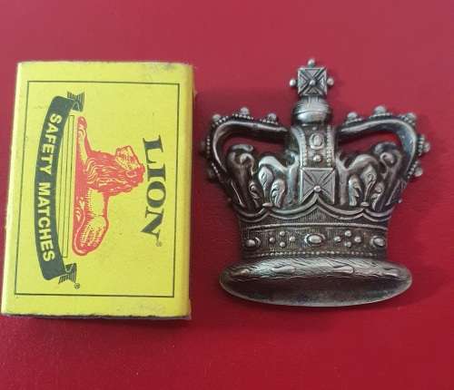BIG CROWN METAL SASH BROOCH