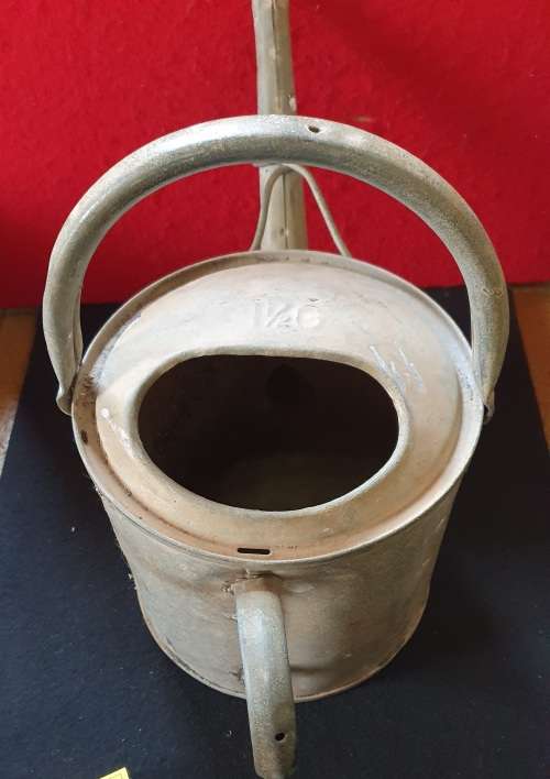 ANTIQUE 1 1/2 GALLON WATERING CAN !! 140 X MORE ITEMS ON SAME AUCTION !!