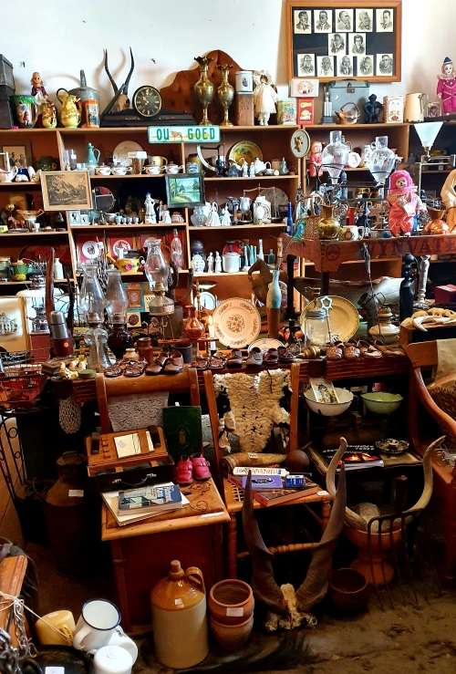 NEXT HUGE AUCTION 31 AUG !! 70 LOTS @ R1.00 STARTING!!!! (PAARDEKRAAL EEUFEES EENDRAGT MAAKT MAGT.)