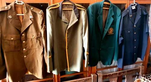 NEXT HUGE AUCTION 31 AUG !! 70 LOTS @ R1.00 STARTING!!!! (PAARDEKRAAL EEUFEES EENDRAGT MAAKT MAGT.)