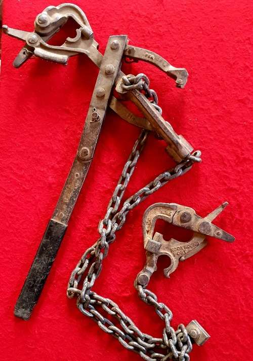 ANTIQUE ORIGINAL MONKEY STRAINER !! WIRE STRAINER / DRAAD TREKKER. ALL INTACT. VERY RARE FIND !!