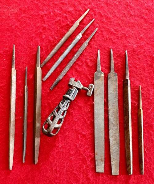 ANTIQUE 10 PIECE FILE SET FOR METAL WITH CAST IRON UNIVERSAL HANDLE. 70 MORE ITEMS ON SAME AUCTION !