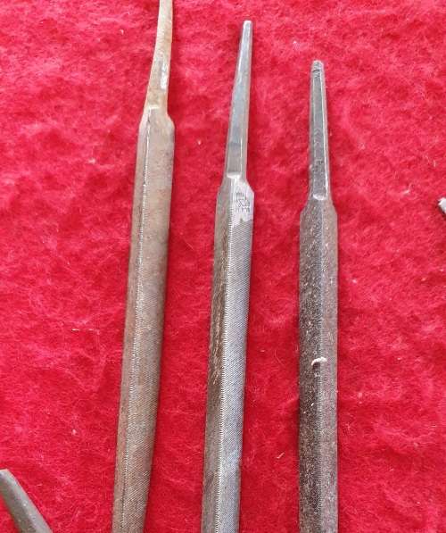 ANTIQUE 10 PIECE FILE SET FOR METAL WITH CAST IRON UNIVERSAL HANDLE. 70 MORE ITEMS ON SAME AUCTION !