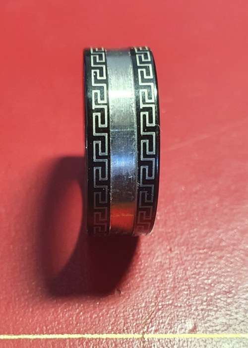 MENS WEDDING BI METAL VERSACE RING - BLACK. SIZE 19