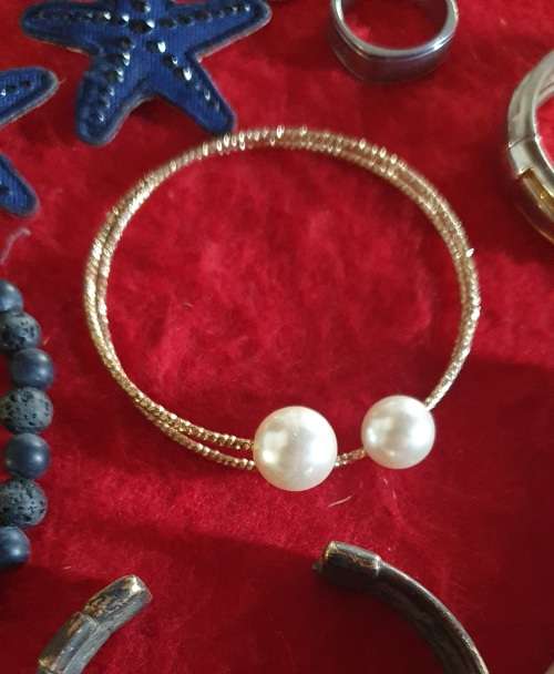 30 PIECES ANTIQUE TO VINTAGE JEWELLERY AND BITS AND BOBS. 50 X MORE ITEMS ON SAME AUCTION !!