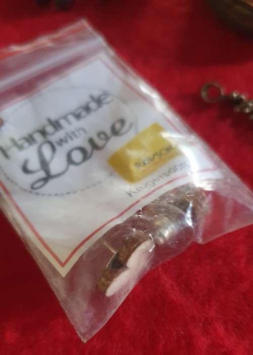 30 PIECES ANTIQUE TO VINTAGE JEWELLERY AND BITS AND BOBS. 50 X MORE ITEMS ON SAME AUCTION !!