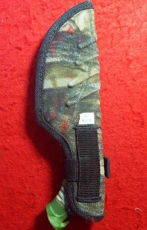 BUCK 390 OMNI HUNTER FIXED BLADE KNIFE WITH CAMO HANDLE 19.70 CM LONG. WITH CAMO SHEATH.
