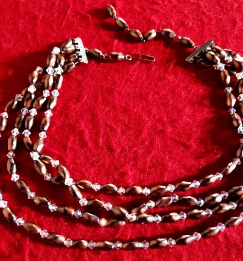 ANTIQUE TO VINTAGE JOB LOT QUALITY JEWELLERY. UNSORTED. 24 PIECES. 0NE BID FOR ALL. SEE PHOTO REPORT