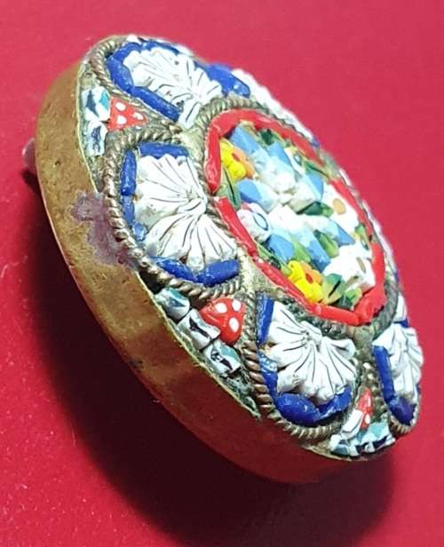 ANTIQUE MICRO MOSAIC BROOCH. ITALY MADE.