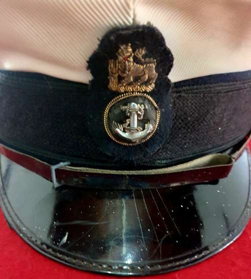 SA NAVY 1979 LEADING SEAMAN HAT WITH BADGE. 55CM CIRC.