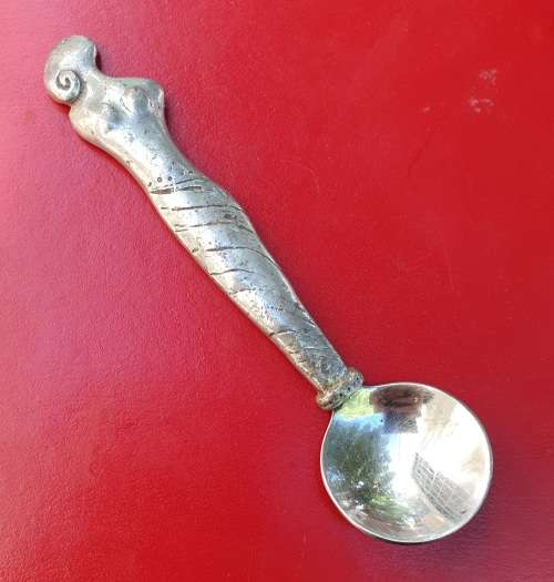 (120 MORE ITEMS ON SAME AUCTION!) VINTAGE CAROL BOYS FIRST DESIGN SUGAR SPOON.14CM LONG