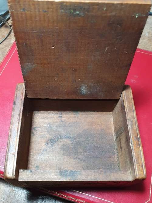 ANTIQUE TRIBAL WOOD TRINKET BOX WITH MOTHER OF PEARL EYES. STUNNING DETAIL !!!