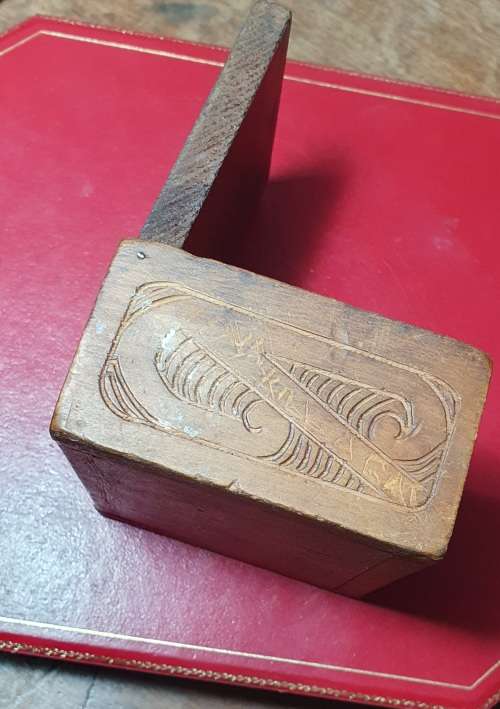 ANTIQUE TRIBAL WOOD TRINKET BOX WITH MOTHER OF PEARL EYES. STUNNING DETAIL !!!