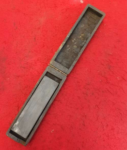 ANTIQUE BIG KNIFE SHARPENING FINE STONE WITH WOODEN CASE. ( SLYPSTEEN /WHETSTONE )
