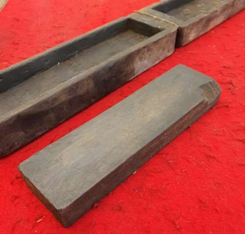 ANTIQUE BIG KNIFE SHARPENING FINE STONE WITH WOODEN CASE. ( SLYPSTEEN /WHETSTONE )